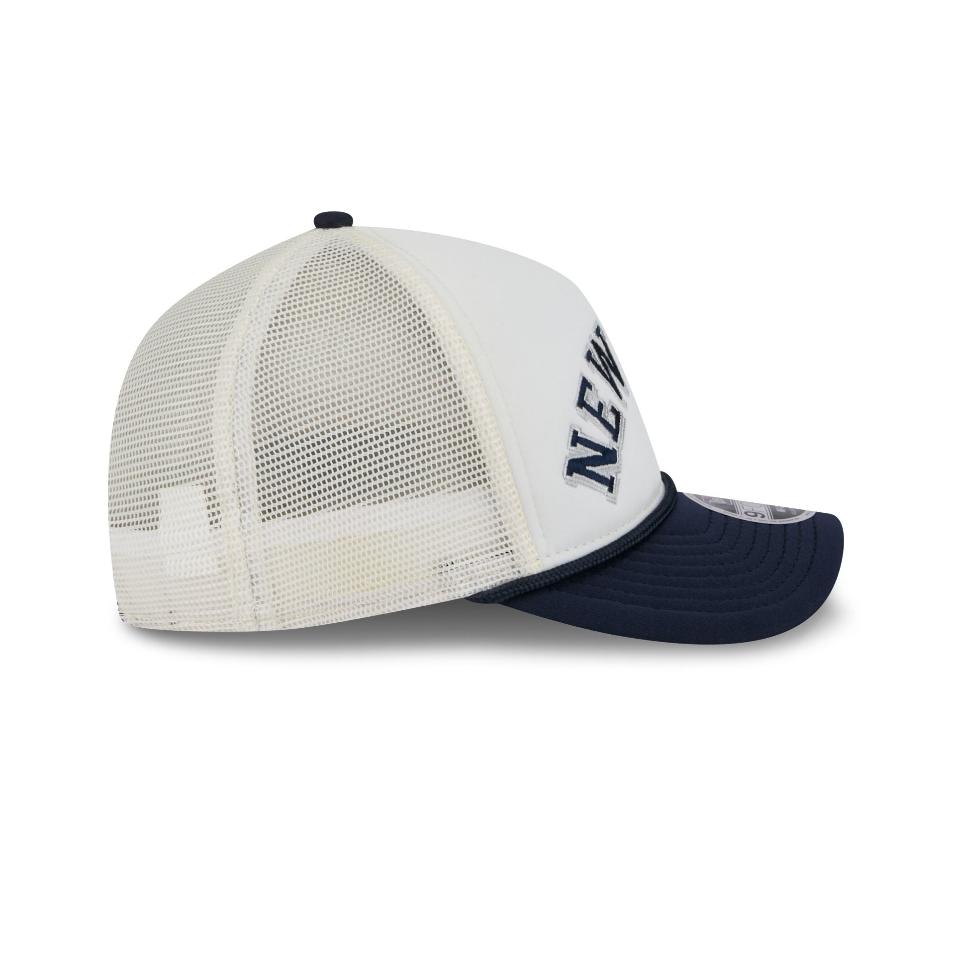 New York Yankees Chrome Arch 9FORTY M-Crown A-Frame Trucker Hat