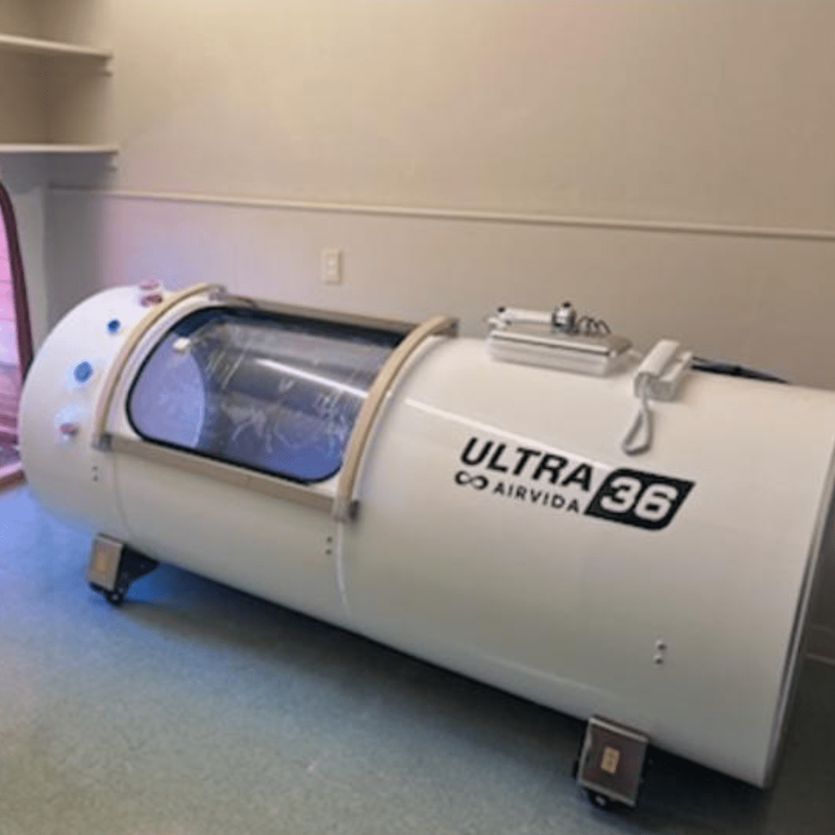 Airvida Ultra 1.3-2.0 ATA Hard Shell Lying Hyperbaric Chambers