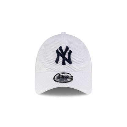 New York Yankees Air Mesh White 9FORTY Strapback Hat