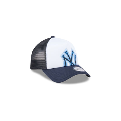 New York Yankees Kids Painted 9FORTY A-Frame Trucker Hat