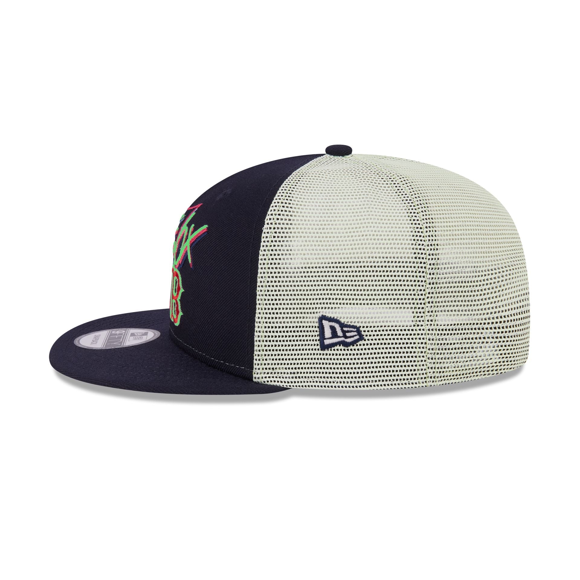 Boston Red Sox Glow-In-The-Dark 9FIFTY Trucker Hat