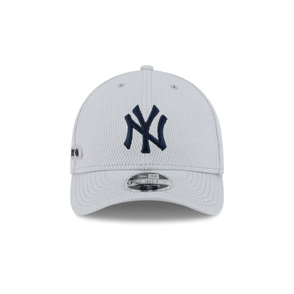 New York Yankees 2025 Clubhouse Gray 9FORTY M-Crown Snapback Hat