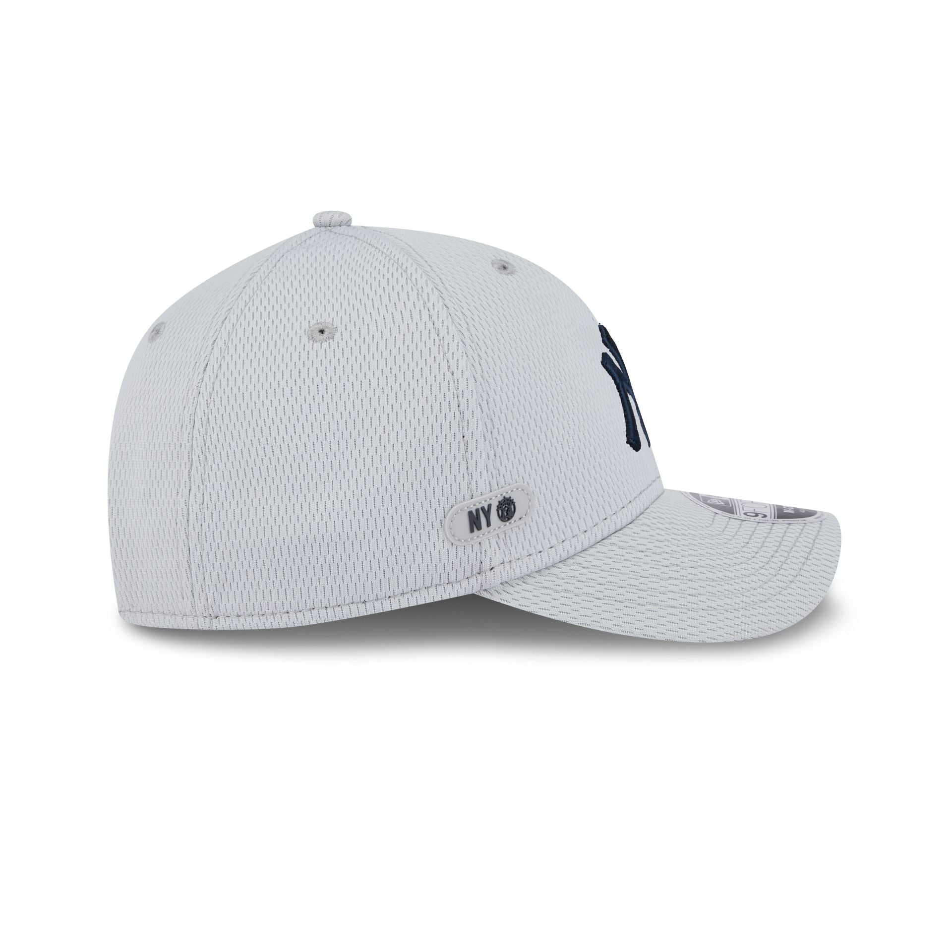 New York Yankees 2025 Clubhouse Gray Kids 9FORTY M-Crown Snapback Hat