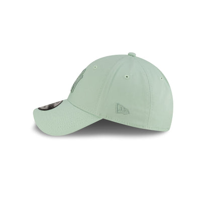 New York Yankees League Essential Pastel Green 9FORTY Adjustable Hat