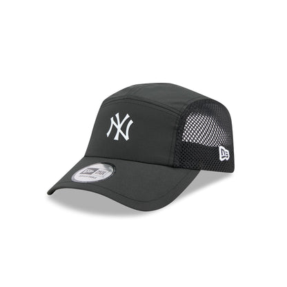New York Yankees Black Poly Runner Adjustable Hat