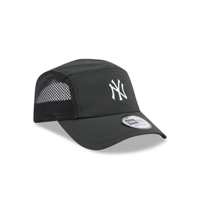 New York Yankees Black Poly Runner Adjustable Hat