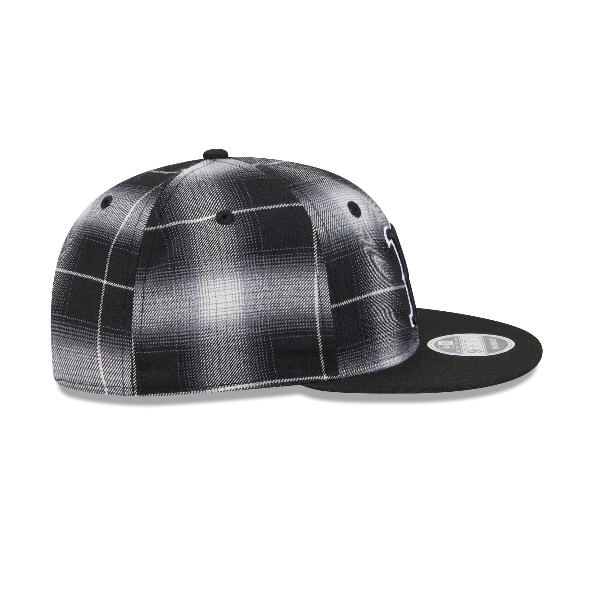 Boston Red Sox Black and White Plaid Retro Crown 9FIFTY Snapback Hat