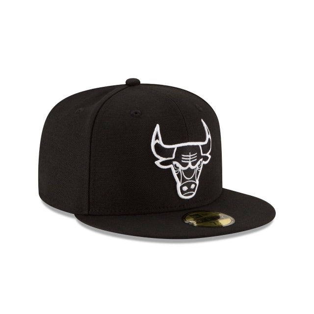 Chicago Bulls Black & White 59FIFTY Fitted Hat