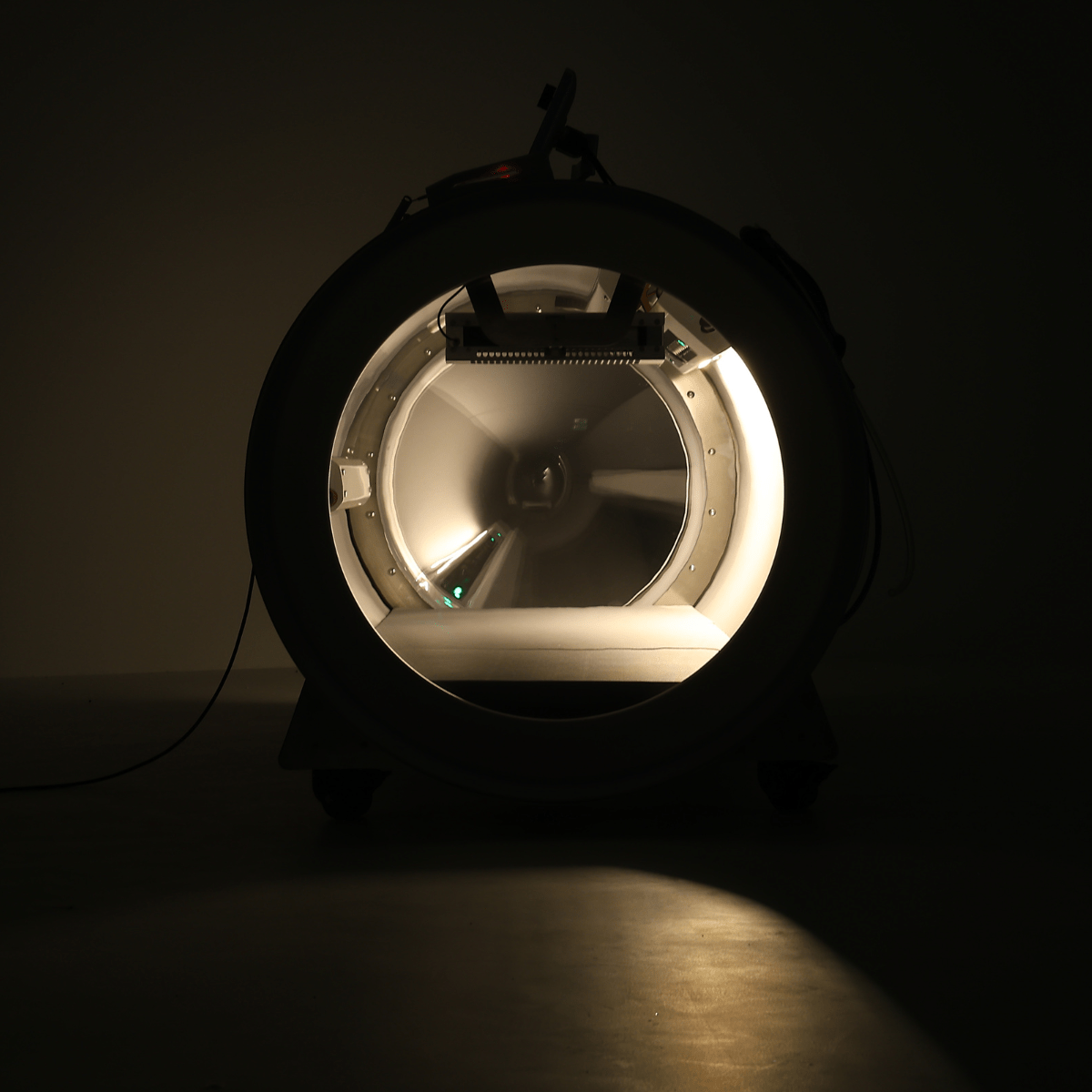 Airvida Ultra  1.3-2.0 ATA Hard Shell Lying Hyperbaric Chambers